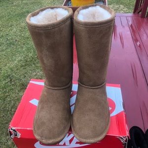 BearPaw Boots Sz6